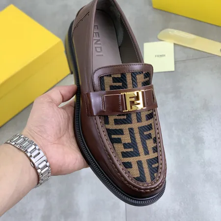 フェンディ ビジネスシューズ