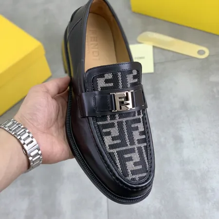 フェンディ ビジネスシューズ