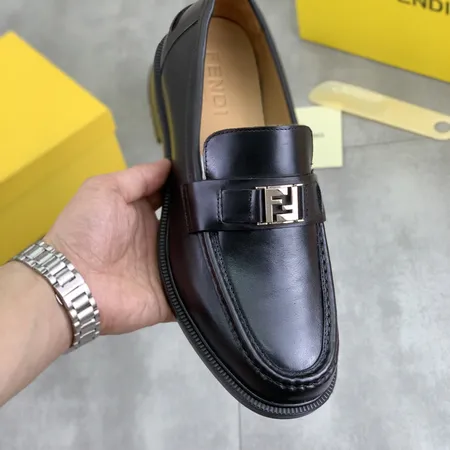 フェンディ ビジネスシューズ