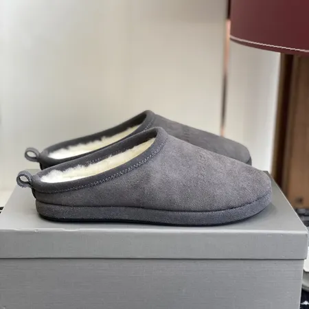 バレンシアガ スリッパ