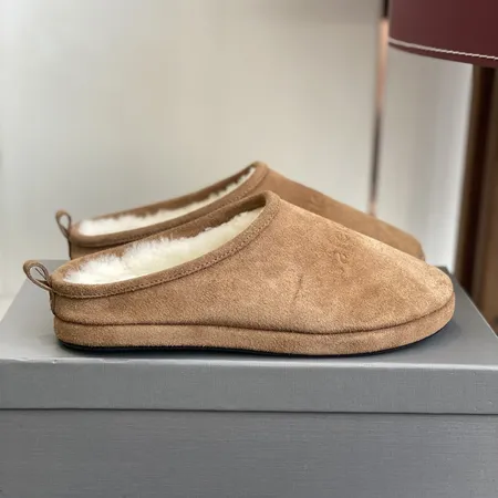 バレンシアガ スリッパ