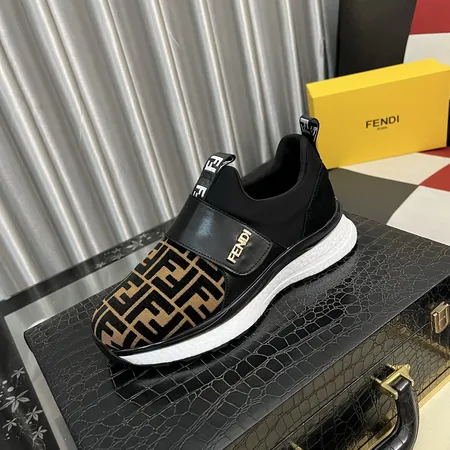 フェンディ スニーカー