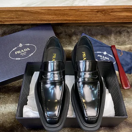 プラダ ビジネスシューズ