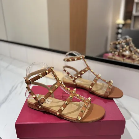 ヴァレンティノ サンダル