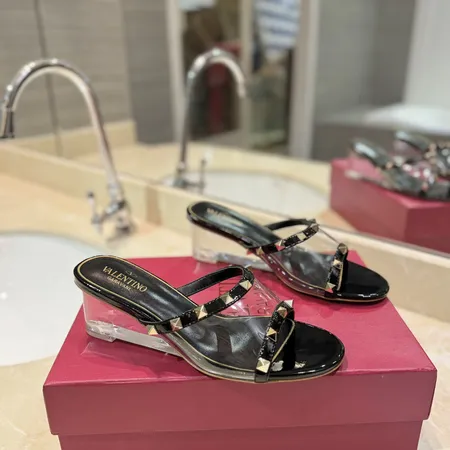 ヴァレンティノ サンダル