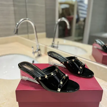 ヴァレンティノ サンダル