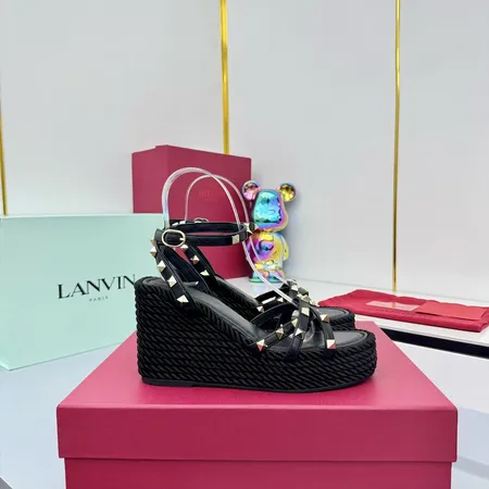 ヴァレンティノ サンダル