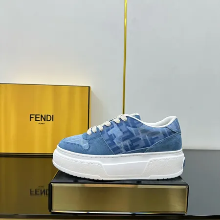 フェンディ カジュアルシューズ