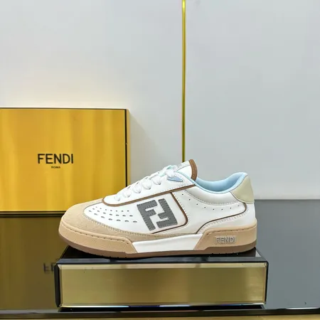 フェンディ カジュアルシューズ