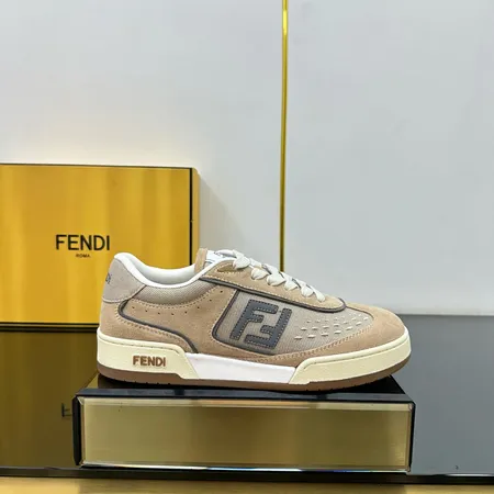 フェンディ カジュアルシューズ