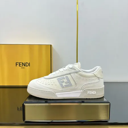 フェンディ カジュアルシューズ