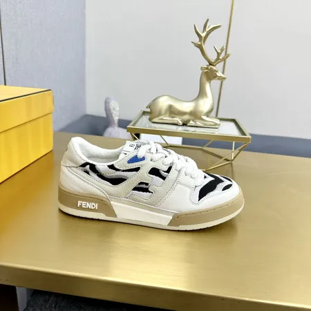 フェンディ カジュアルシューズ