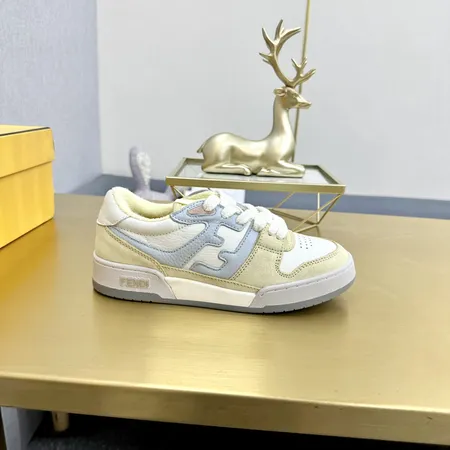 フェンディ カジュアルシューズ