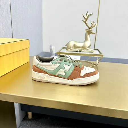 フェンディ カジュアルシューズ