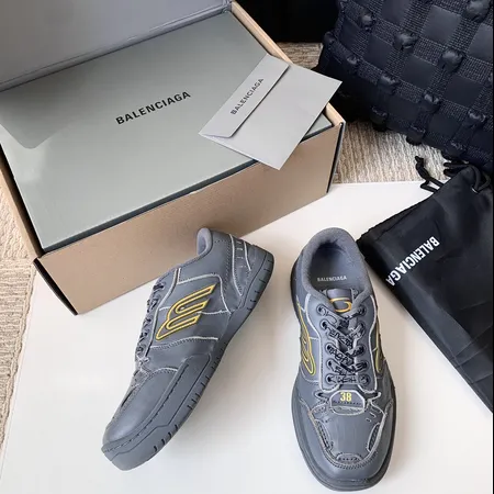 バレンシアガ カジュアルシューズ