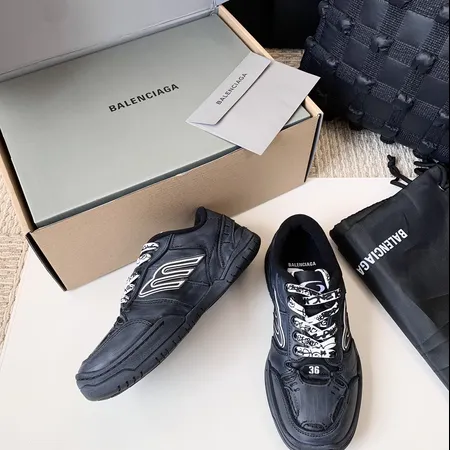 バレンシアガ カジュアルシューズ