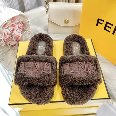 フェンディ スリッパ