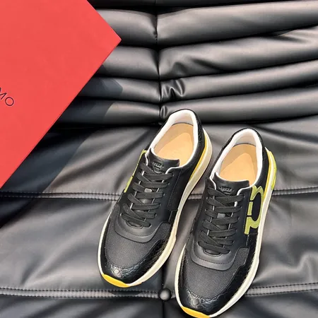 フェラガモ スニーカー