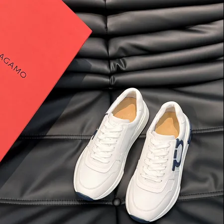 フェラガモ スニーカー