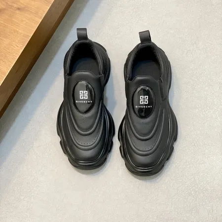 ジバンシィ カジュアルシューズ