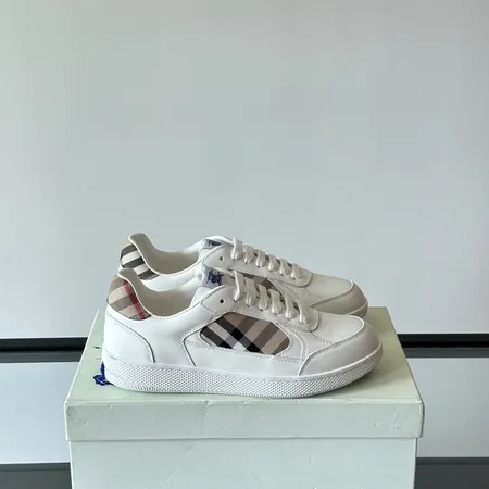 バーバリー ス カジュアルシューズ