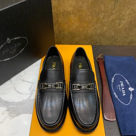 プラダ ビジネスシューズ