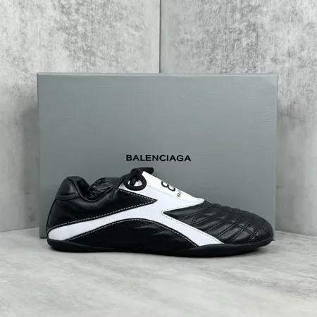 バレンシアガ カジュアルシューズ