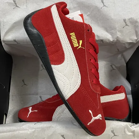 プーマ スニーカー