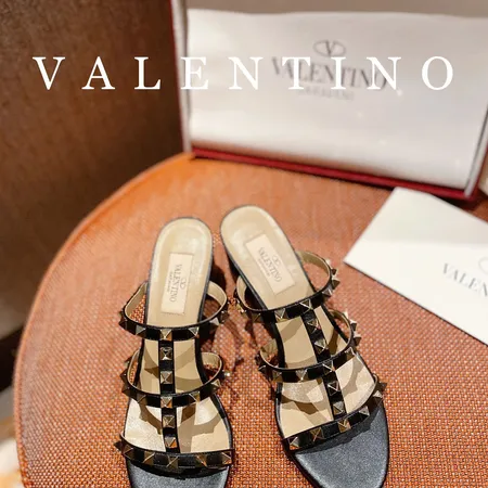 ヴァレンティノ サンダル