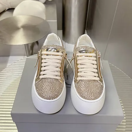 フェンディ カジュアルシューズ