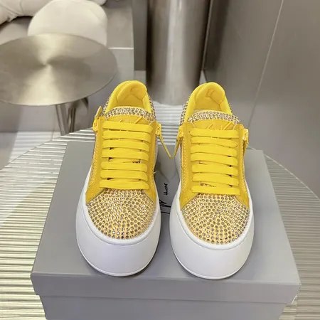 フェンディ カジュアルシューズ