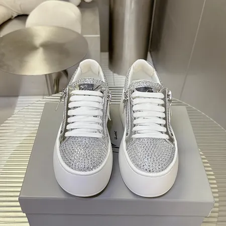 フェンディ カジュアルシューズ