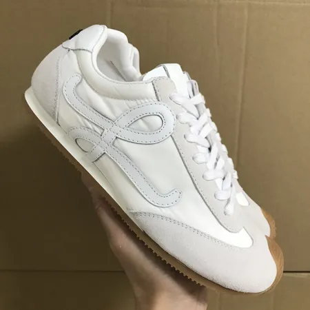 ロエベ カジュアルシューズ