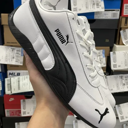 プーマ カジュアルシューズ