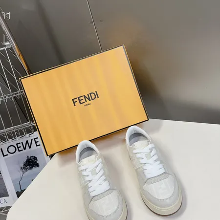 フェンディ カジュアルシューズ