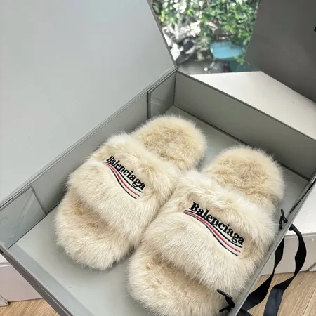 バレンシアガ スリッパ