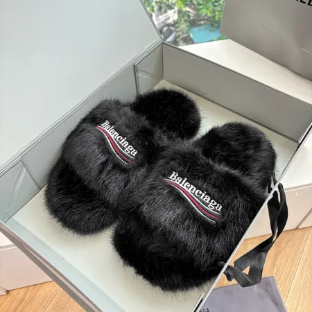 バレンシアガ スリッパ