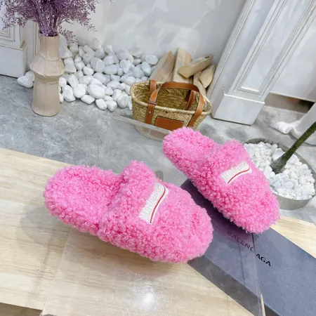 バレンシアガ スリッパ