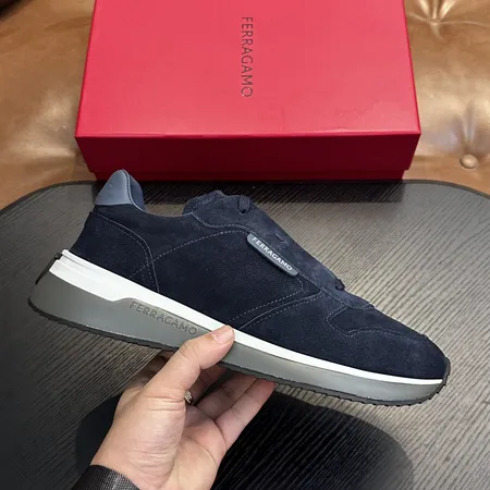 フェラガモ カジュアルシューズ