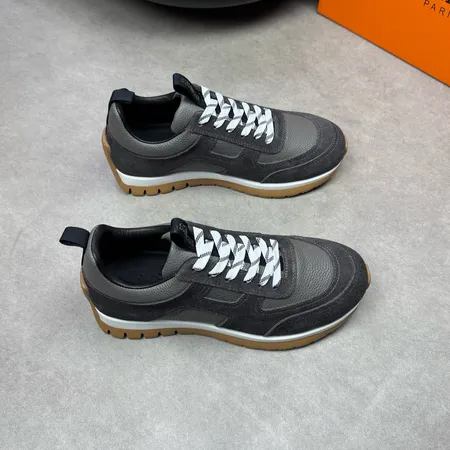 エルメス スニーカー