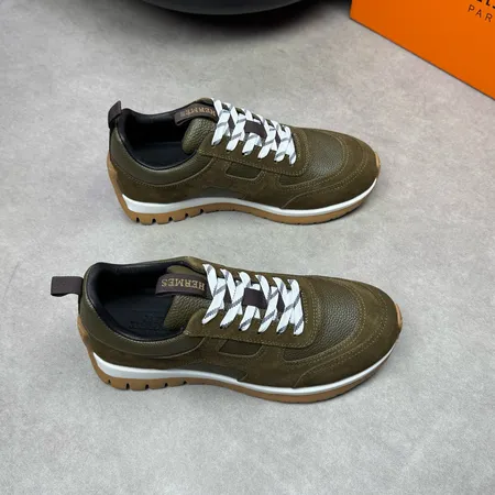 エルメス スニーカー