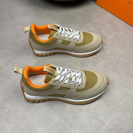 エルメス スニーカー