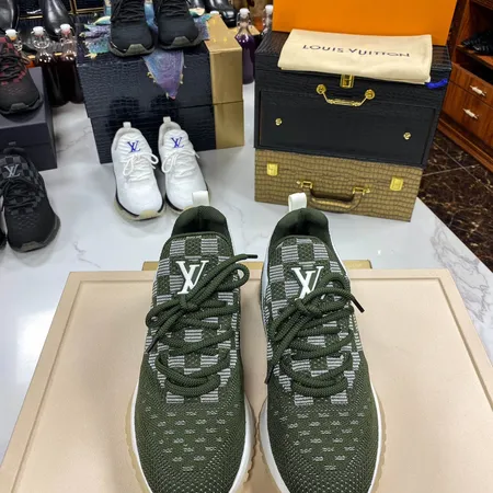 ルイヴィトン スニーカー