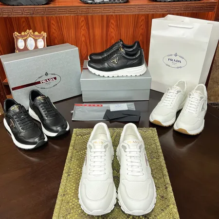 プラダ カジュアルシューズ