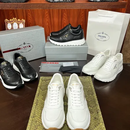 プラダ カジュアルシューズ