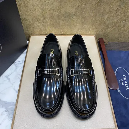 プラダ ビジネスシューズ