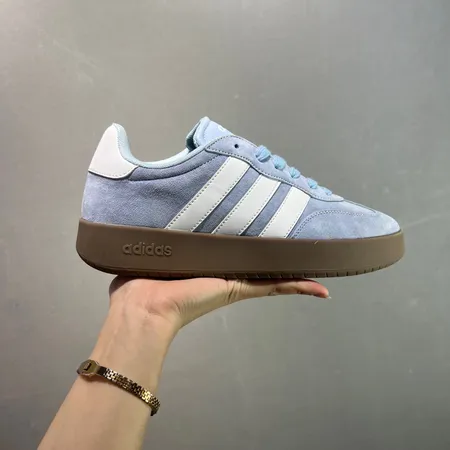 アディダス カジュアルシューズ