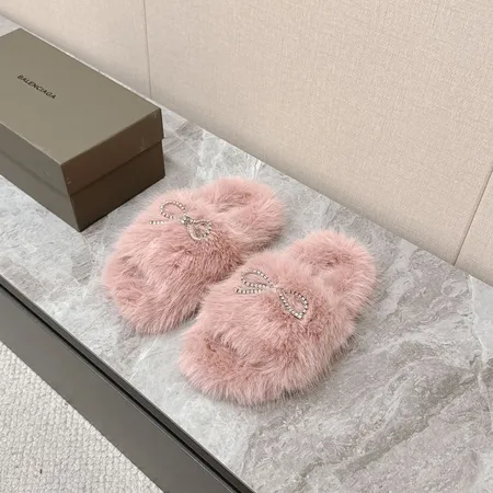 バレンシアガ スリッパ