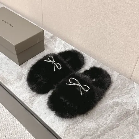 バレンシアガ スリッパ