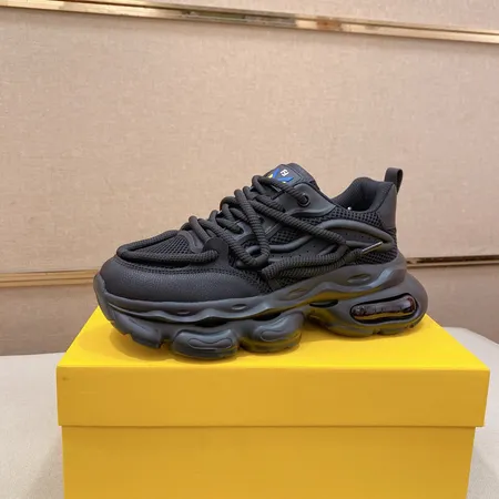 フェンディ カジュアルシューズ